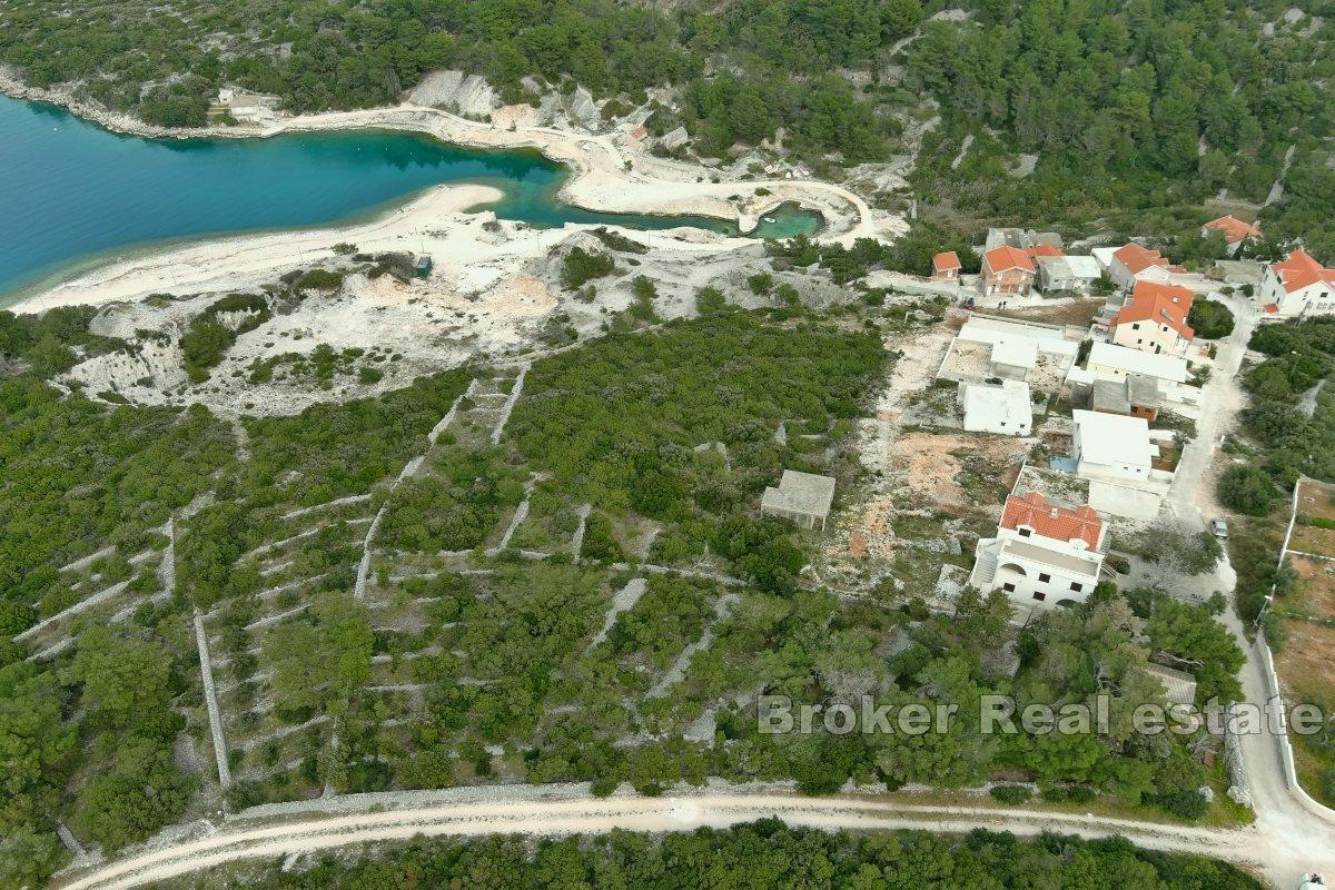 Byggeland nær sjøen