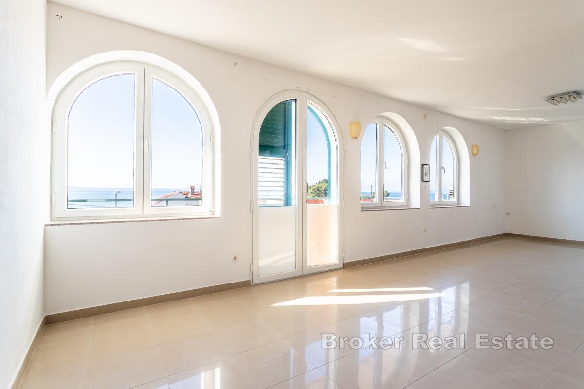 Dům v blízkosti moře a pláže