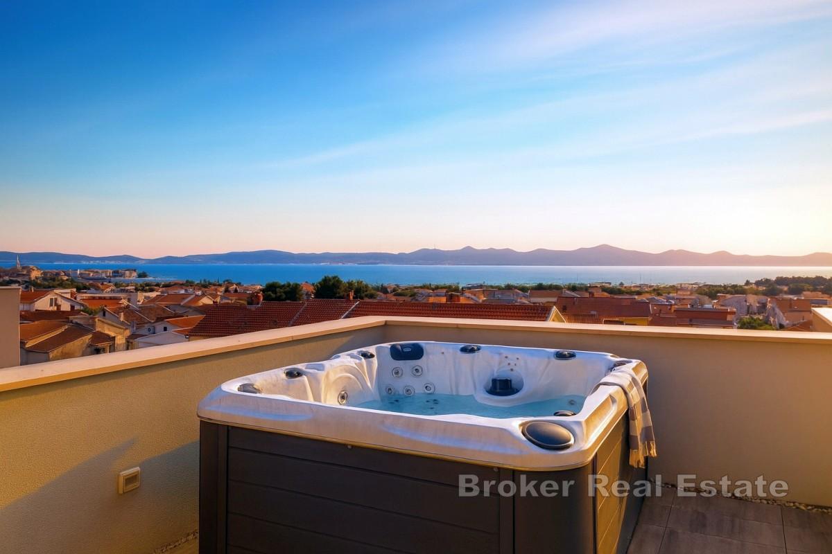 Penthouse de trois chambres avec vue sur la mer