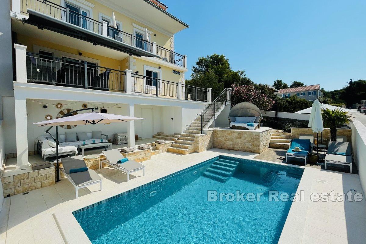 001-5323-30-Island-of-Solta-Apartment-house-with-a-sea-view-sale