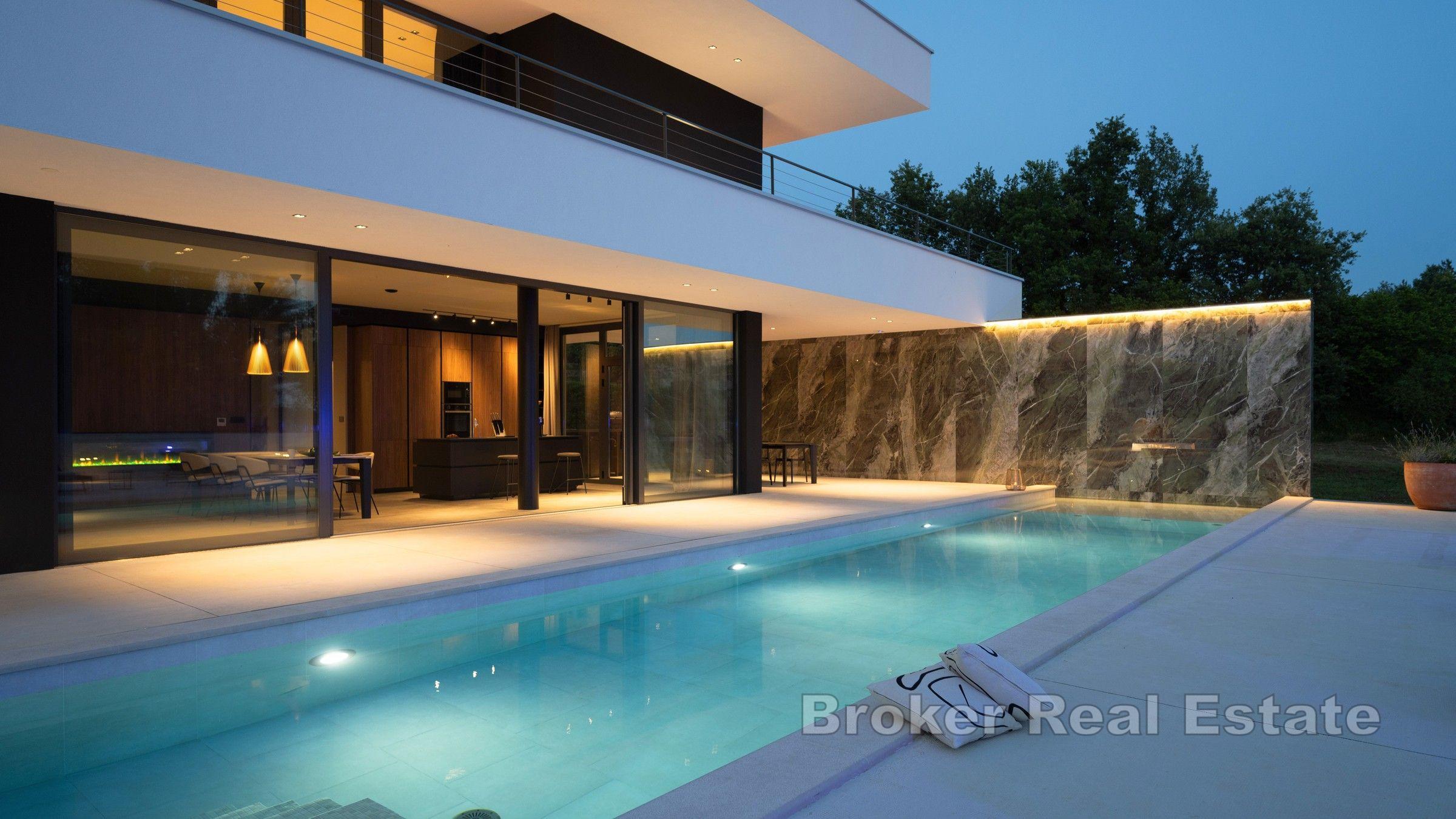 Izuzetna dizajnerska vila s bazenom