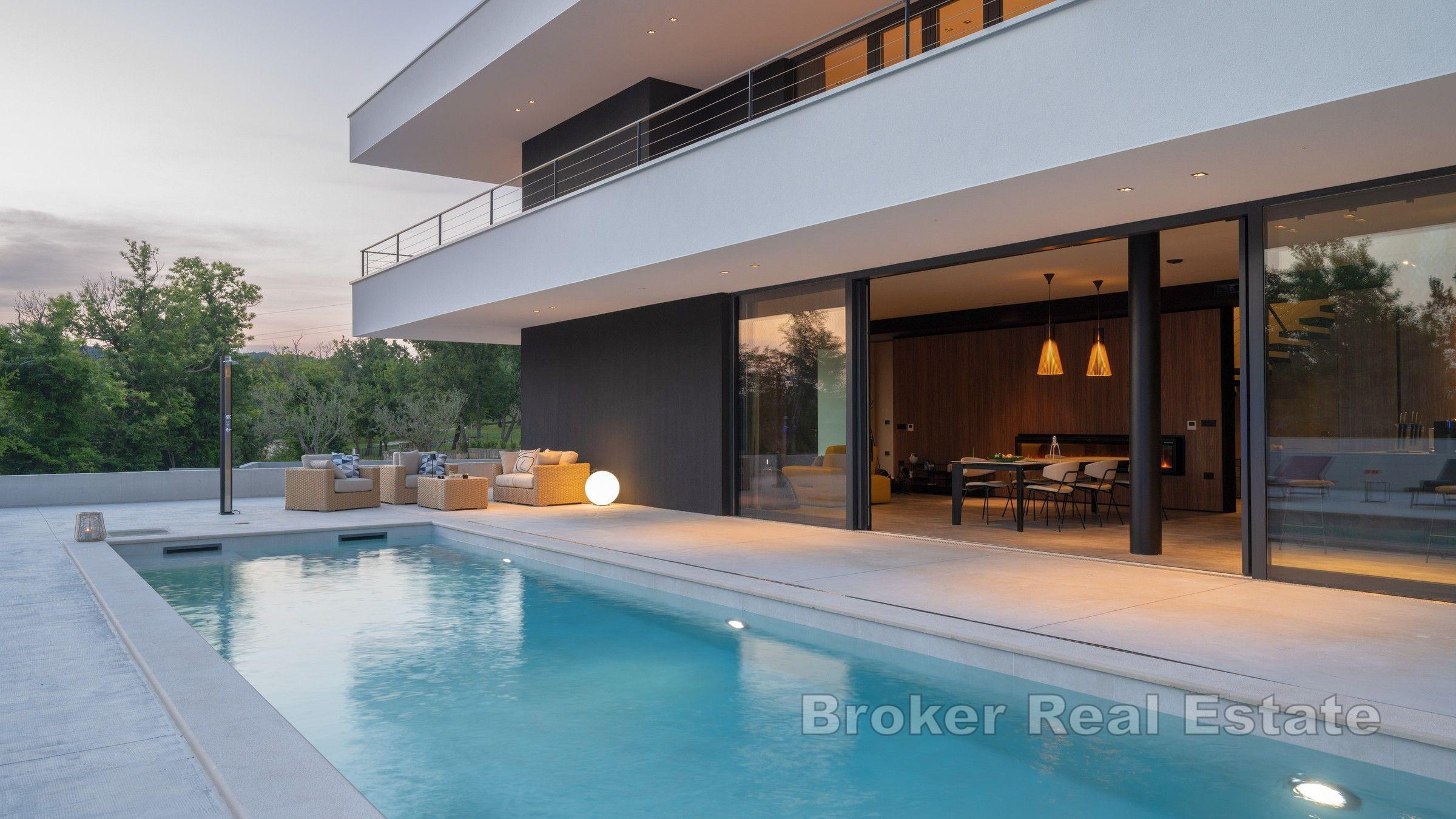 Izuzetna dizajnerska vila s bazenom