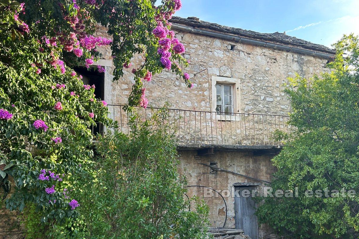 Steinhus for renovering