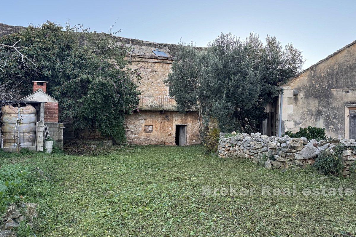 Steinhus for renovering