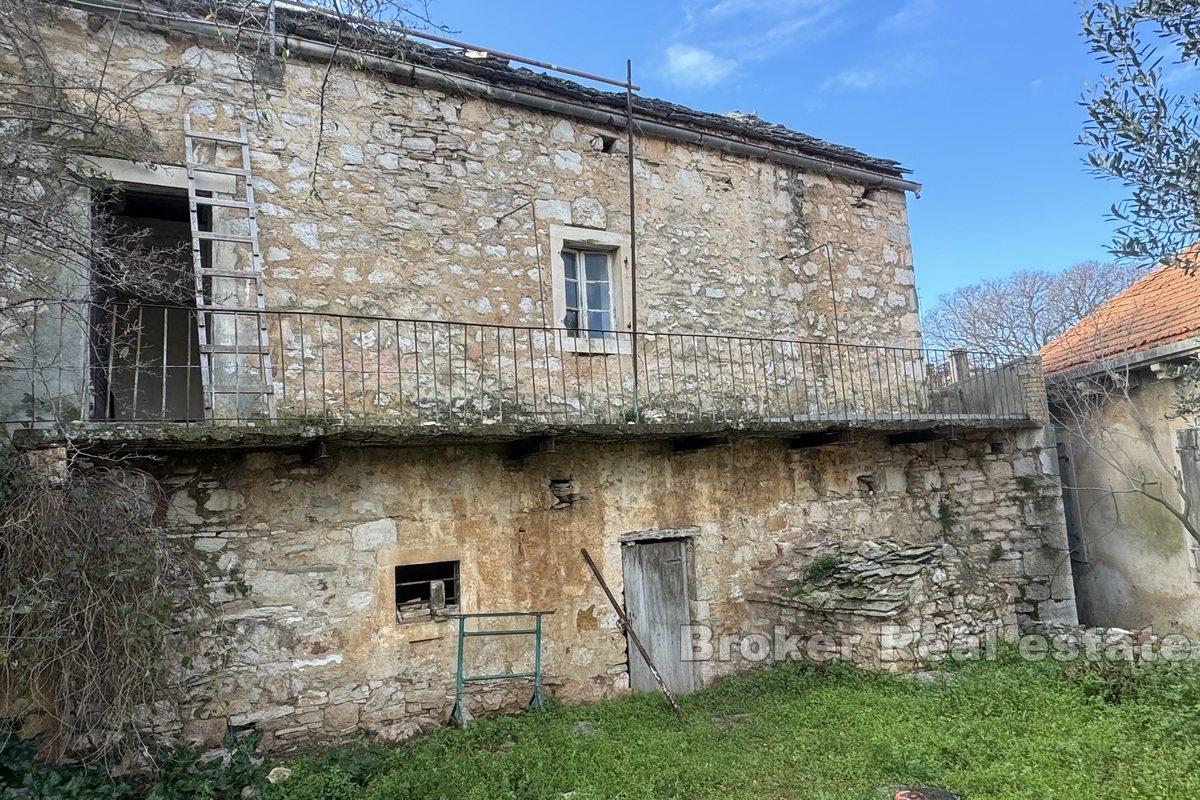 Steinhus for renovering