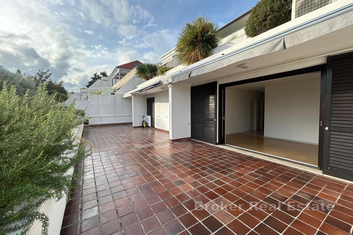 Przestronne mieszkanie z trzema sypialniami