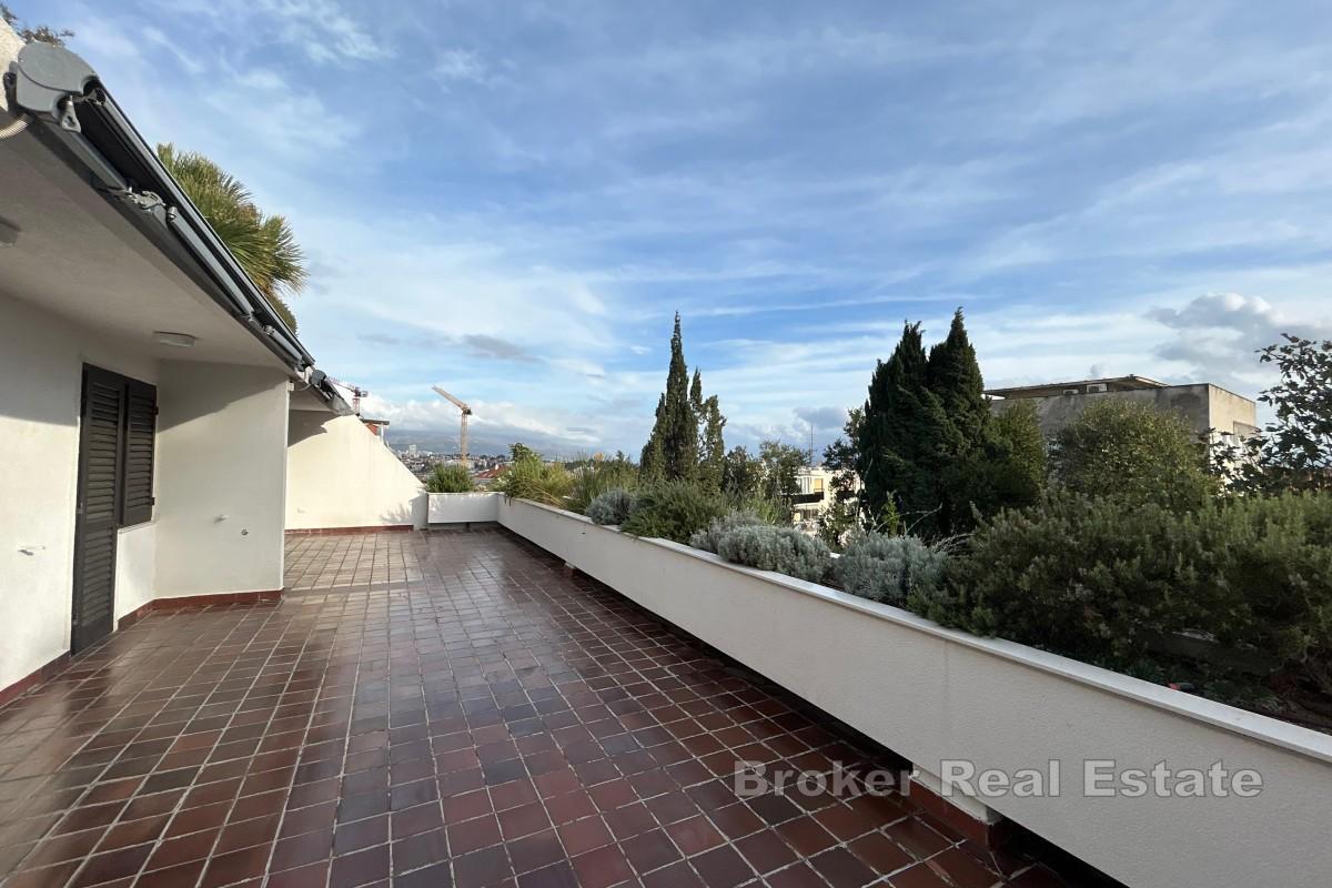 Przestronne mieszkanie z trzema sypialniami