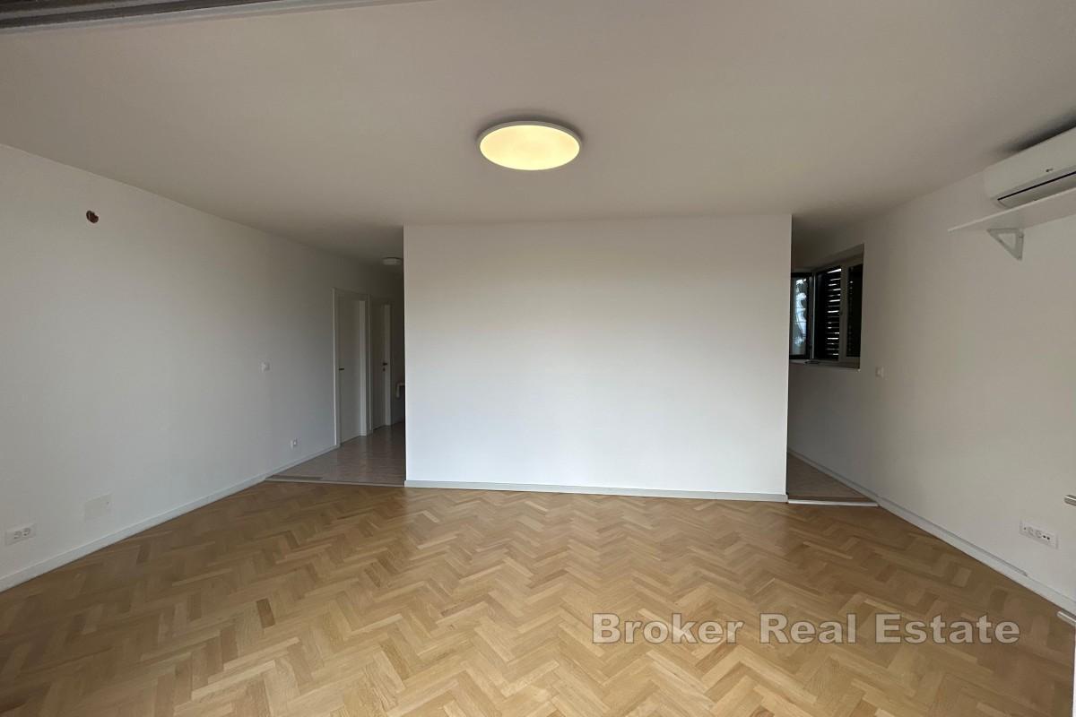 Przestronne mieszkanie z trzema sypialniami