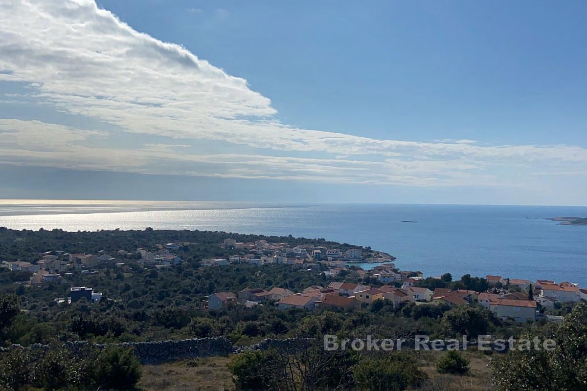 Terreno con vista libera sul mare