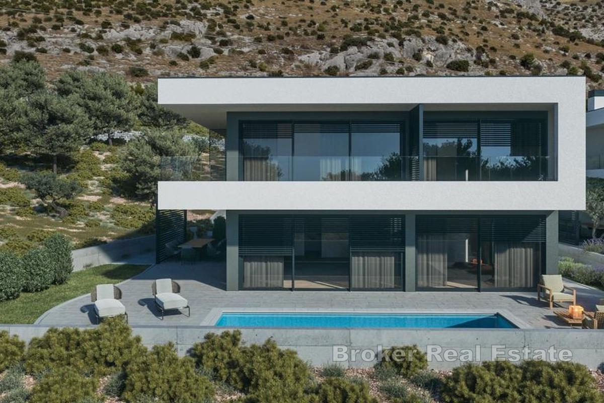 Działki budowlane z projektami w trakcie realizacji, z widokiem na morze