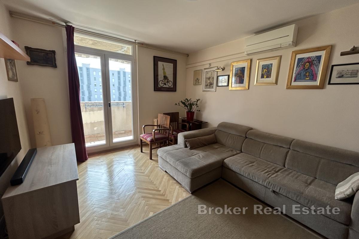 Prostran jednosobni stan