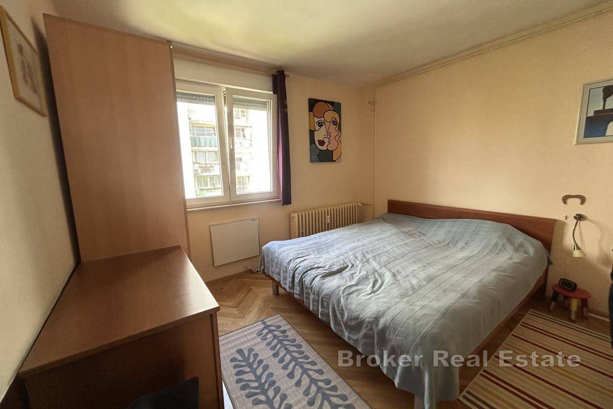 Prostran jednosobni stan