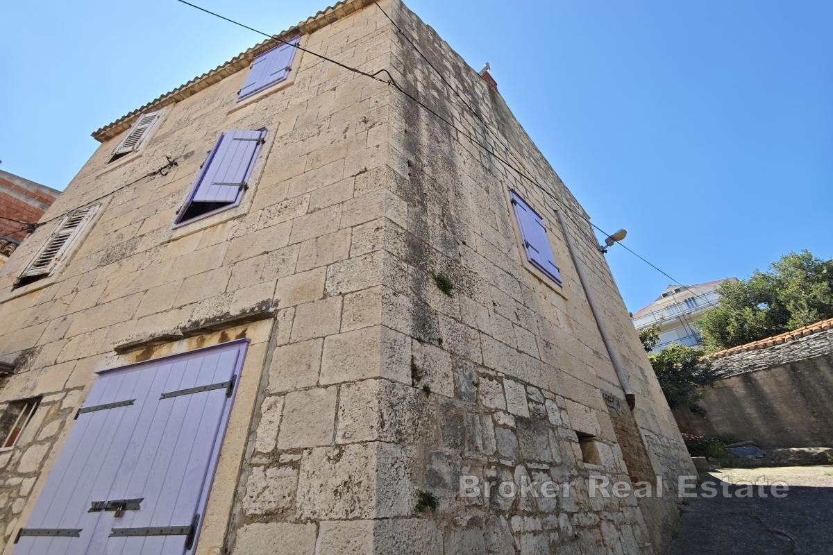 Steinhus i tre etasjer