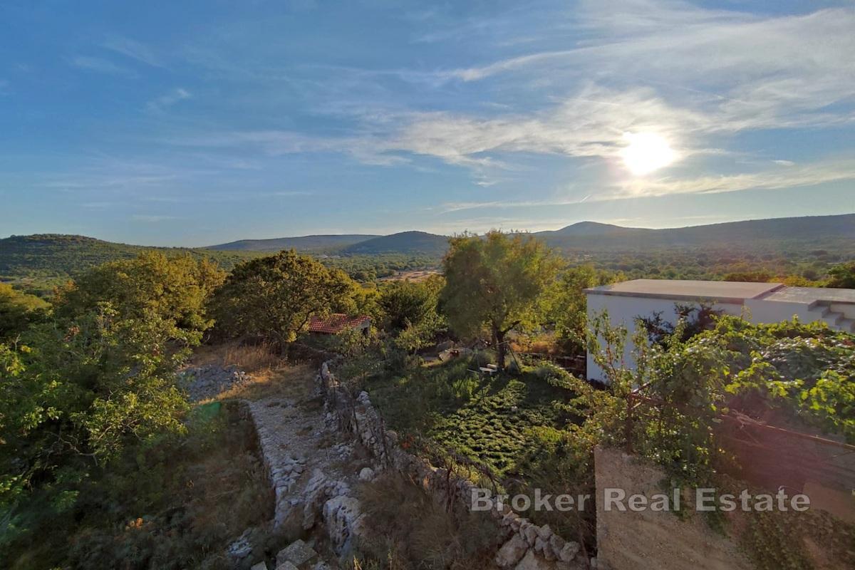Terrain à bâtir dans un village insulaire calme
