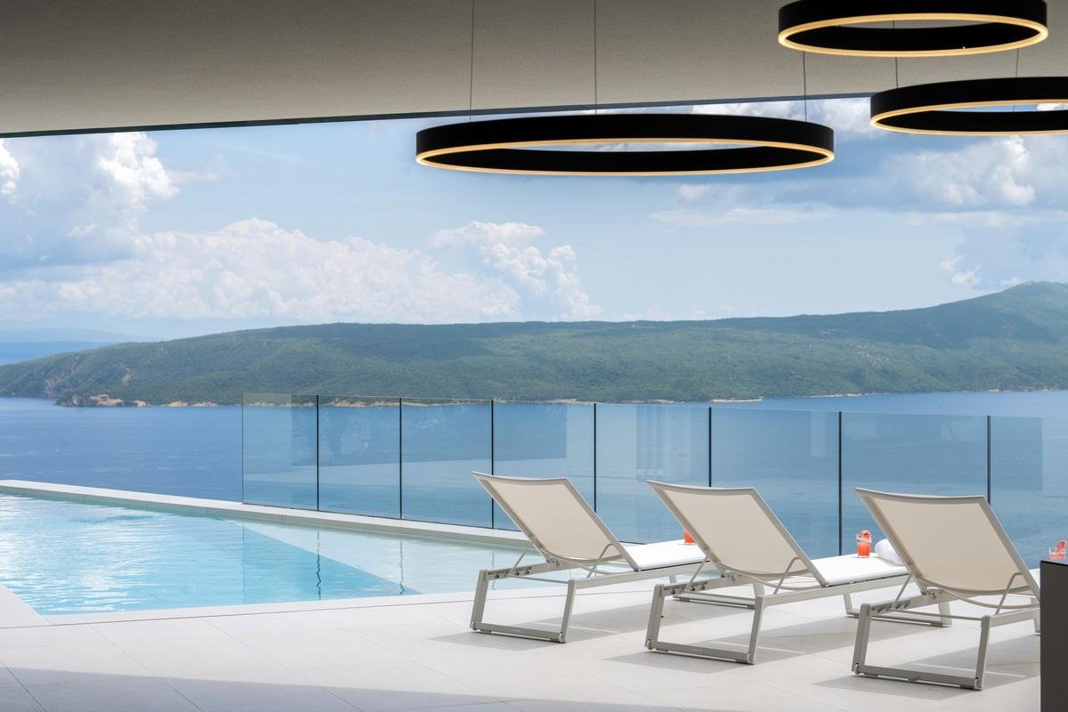 Moderní luxusní vila s výhledem