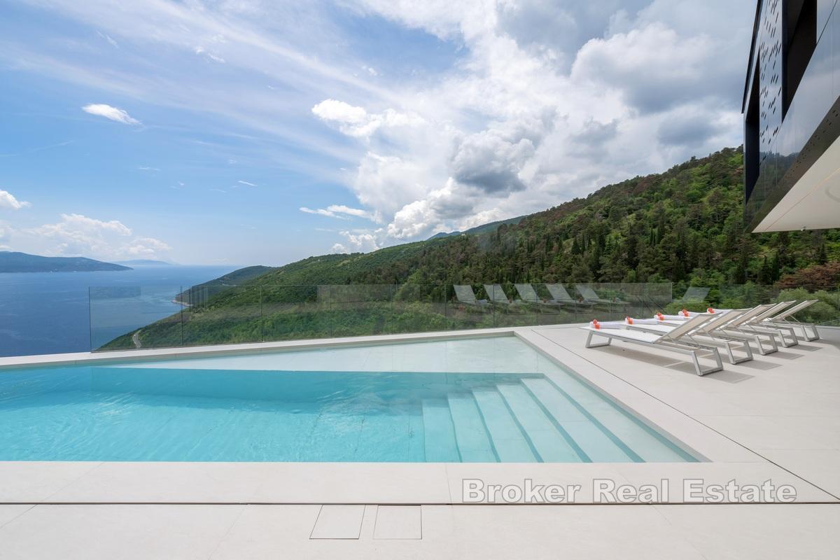 Moderní luxusní vila s výhledem