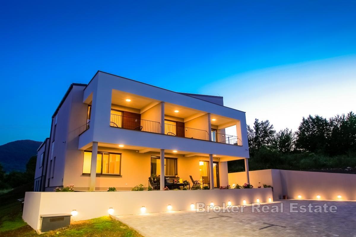 Víceúčelový objekt poblíž Plitvic