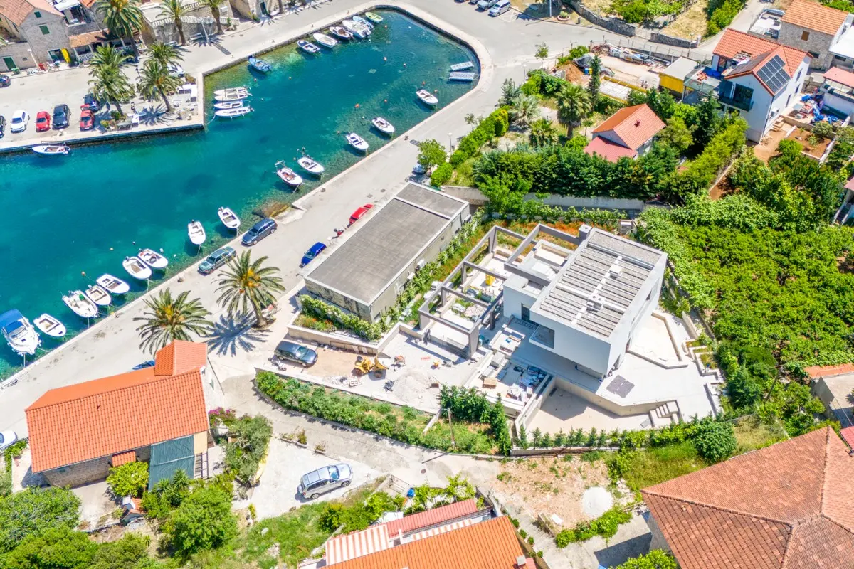 001-538-28-island-brac-villa-first-row-to-the-sea-for-sale