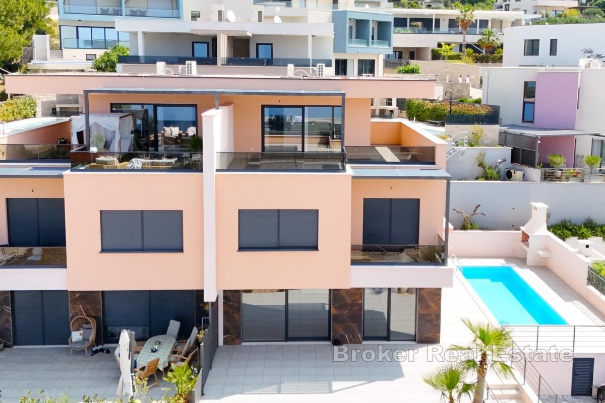 Maison moderne avec piscine