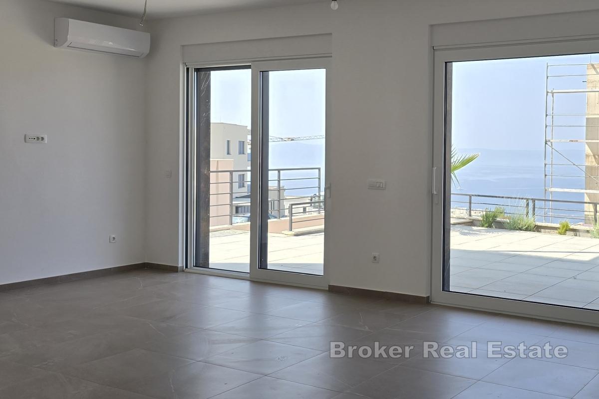 Moderne hus med svømmebasseng