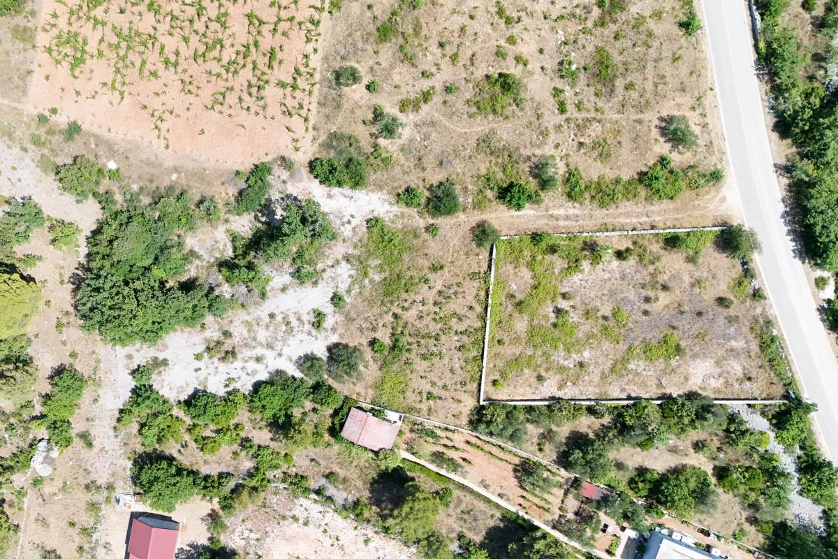 Terrain à bâtir avec projet conceptuel