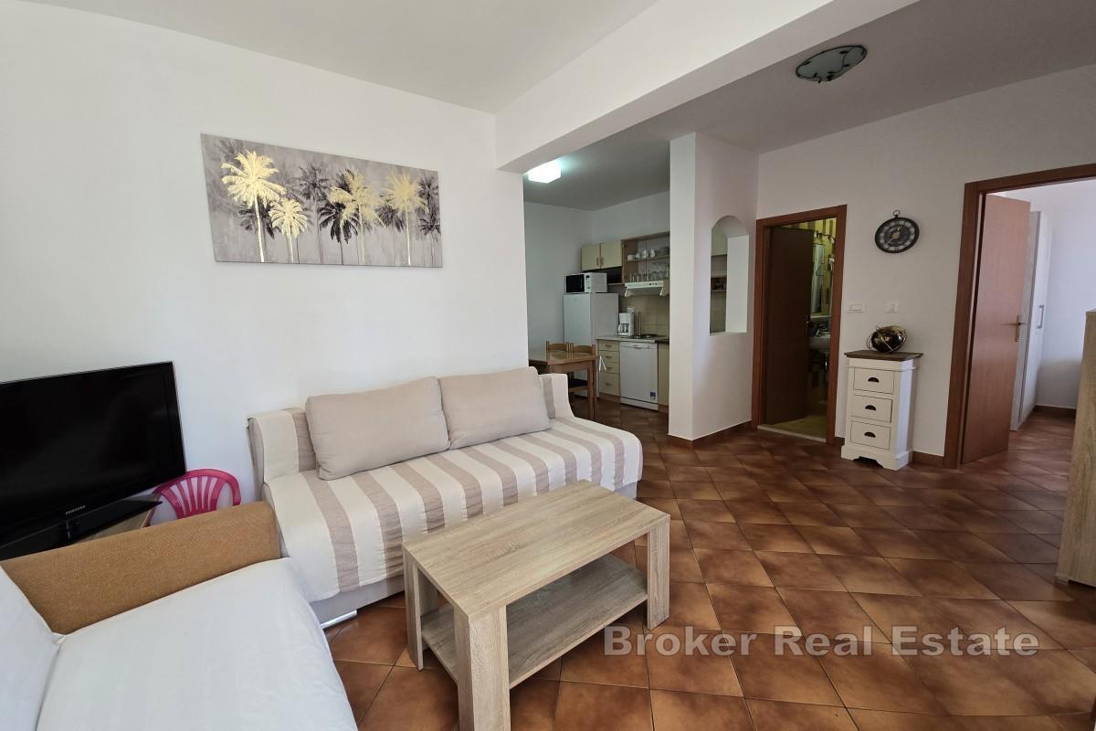 Charmig lägenhet med havsutsikt