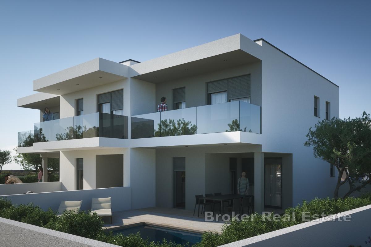 Modern duplexlägenhet med pool