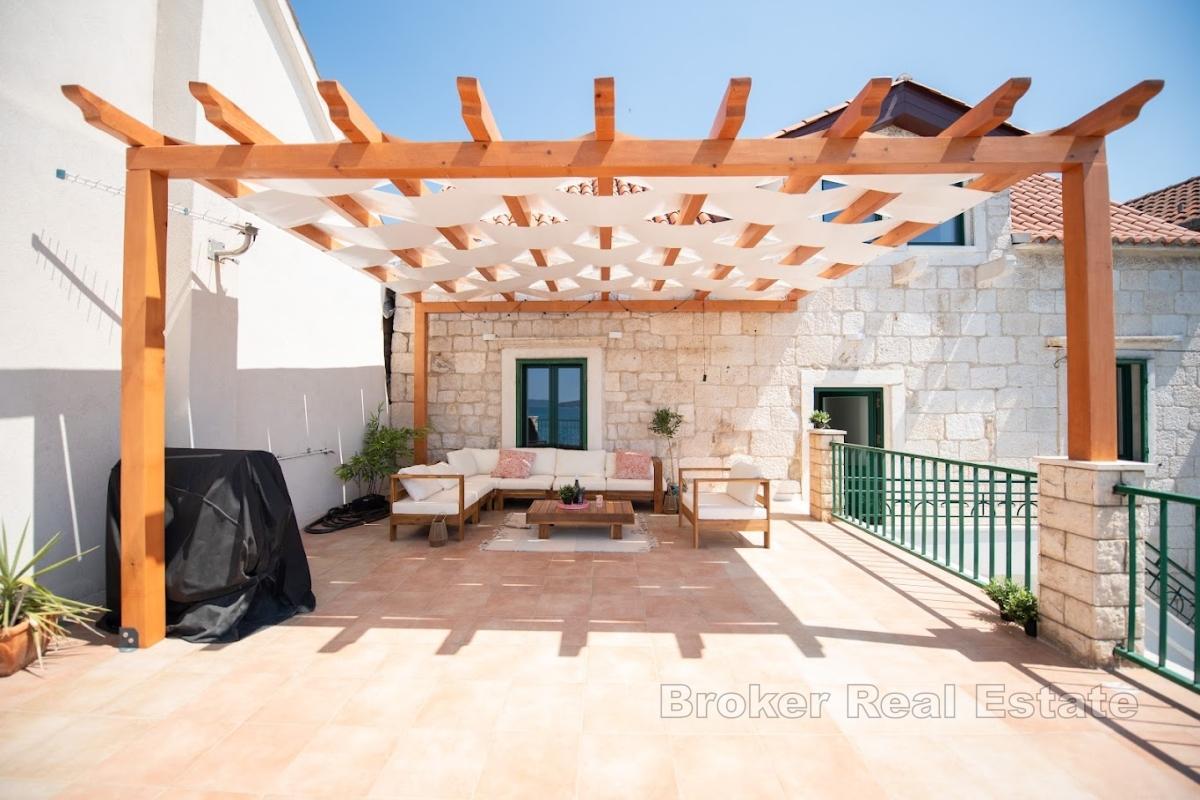 Piękny dom w stylu dalmatyńskim w wyjątkowej lokalizacji