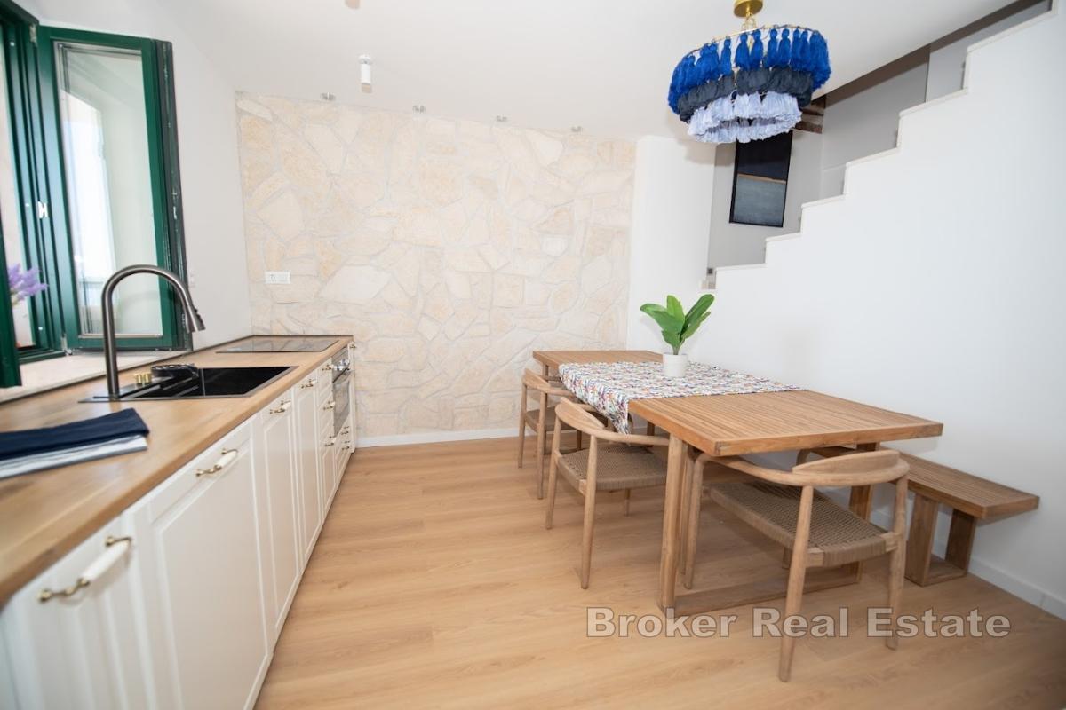 Piękny dom w stylu dalmatyńskim w wyjątkowej lokalizacji