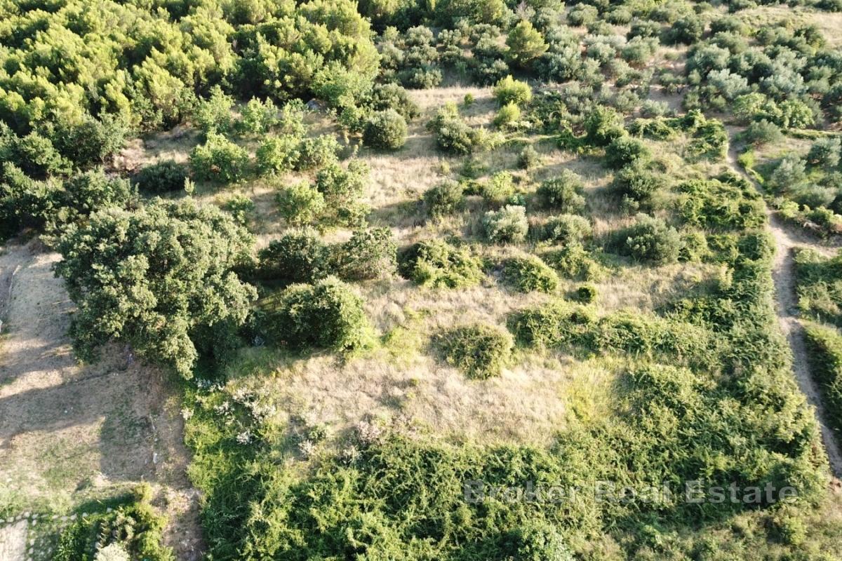 Tomt med panoramautsikt över havet