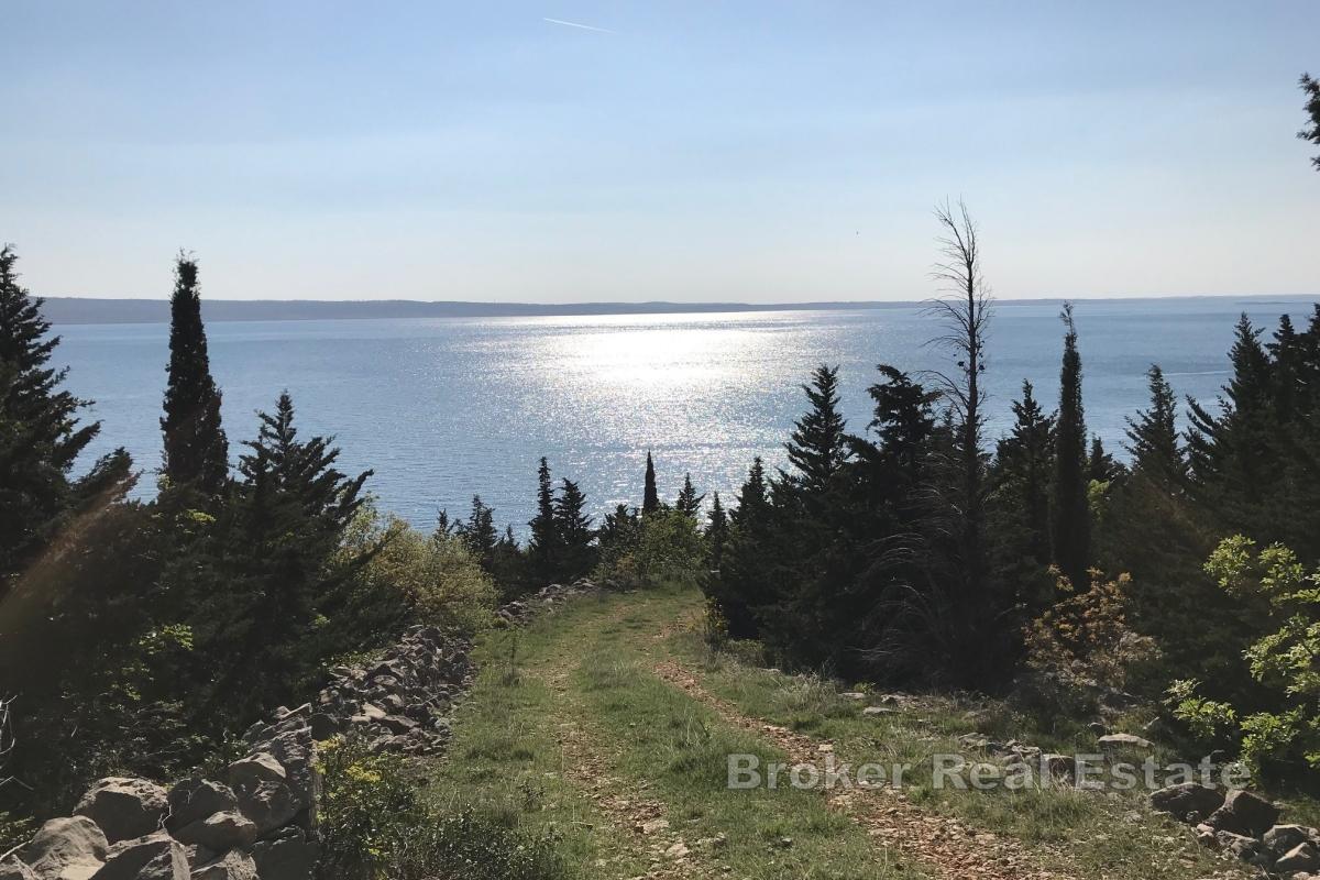 Atrakcyjna działka budowlana w pierwszym rzędzie od morza