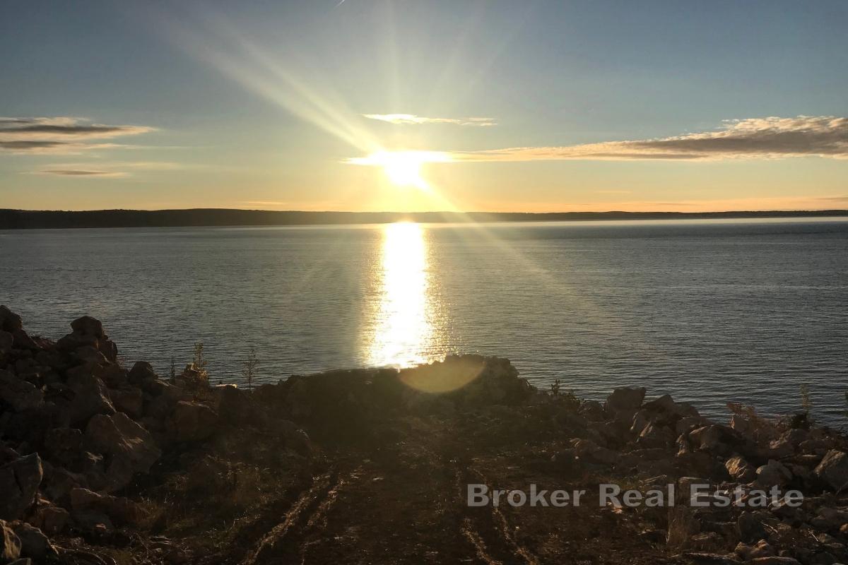 Atrakcyjna działka budowlana w pierwszym rzędzie od morza