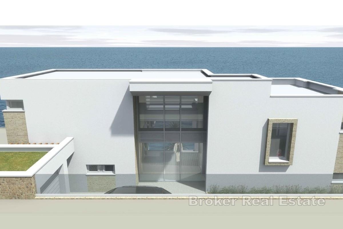 Atraktivna građevinska parcela u prvom redu do mora