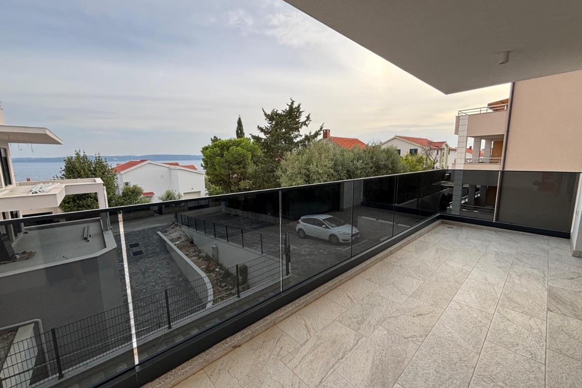 001-5423-30-Ciovo-Two-bedroom-apartment-near-the-sea-for-sale