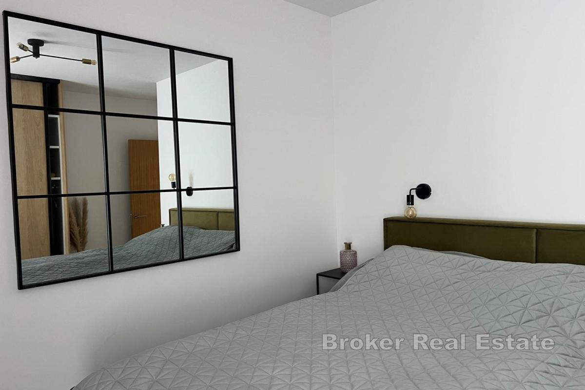 Dvojizbový apartmán s veľkou záhradou, blízko mora