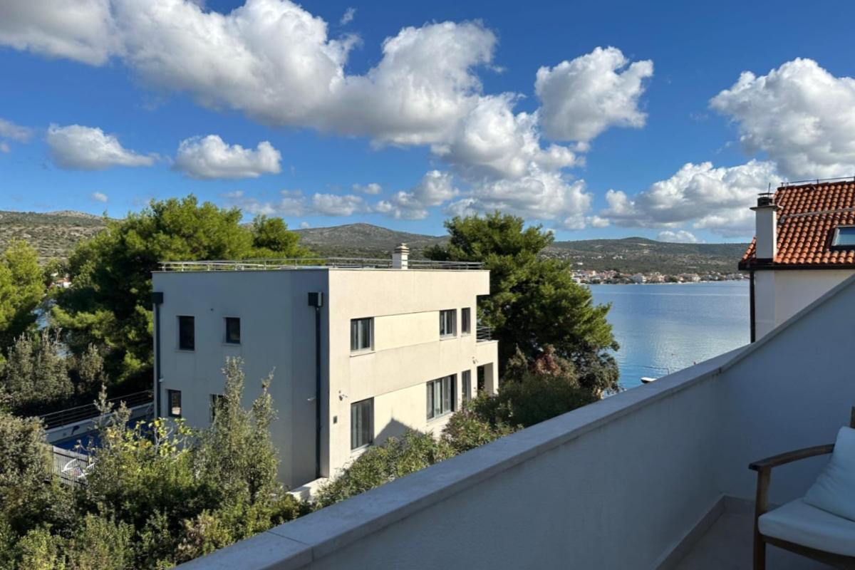 Renovirani apartman nadomak plaže