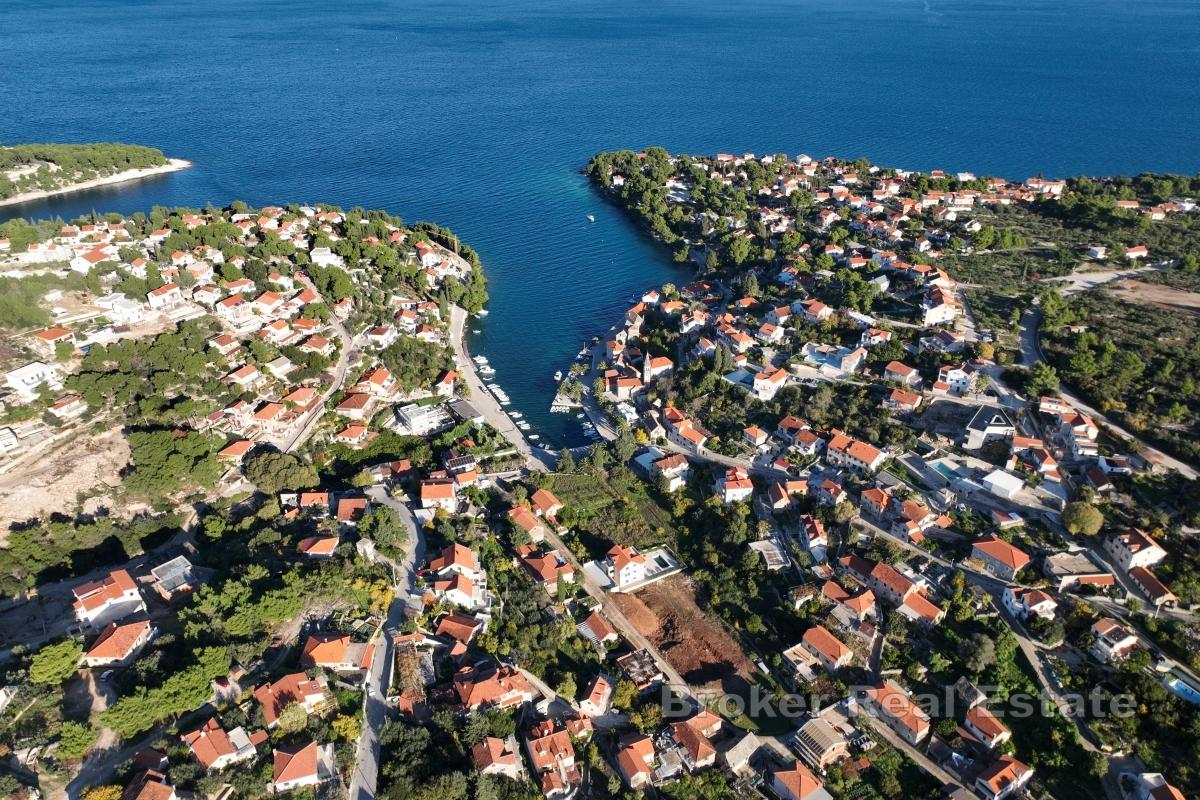 Tradycyjny kamienny dom w północnej części wyspy Brač