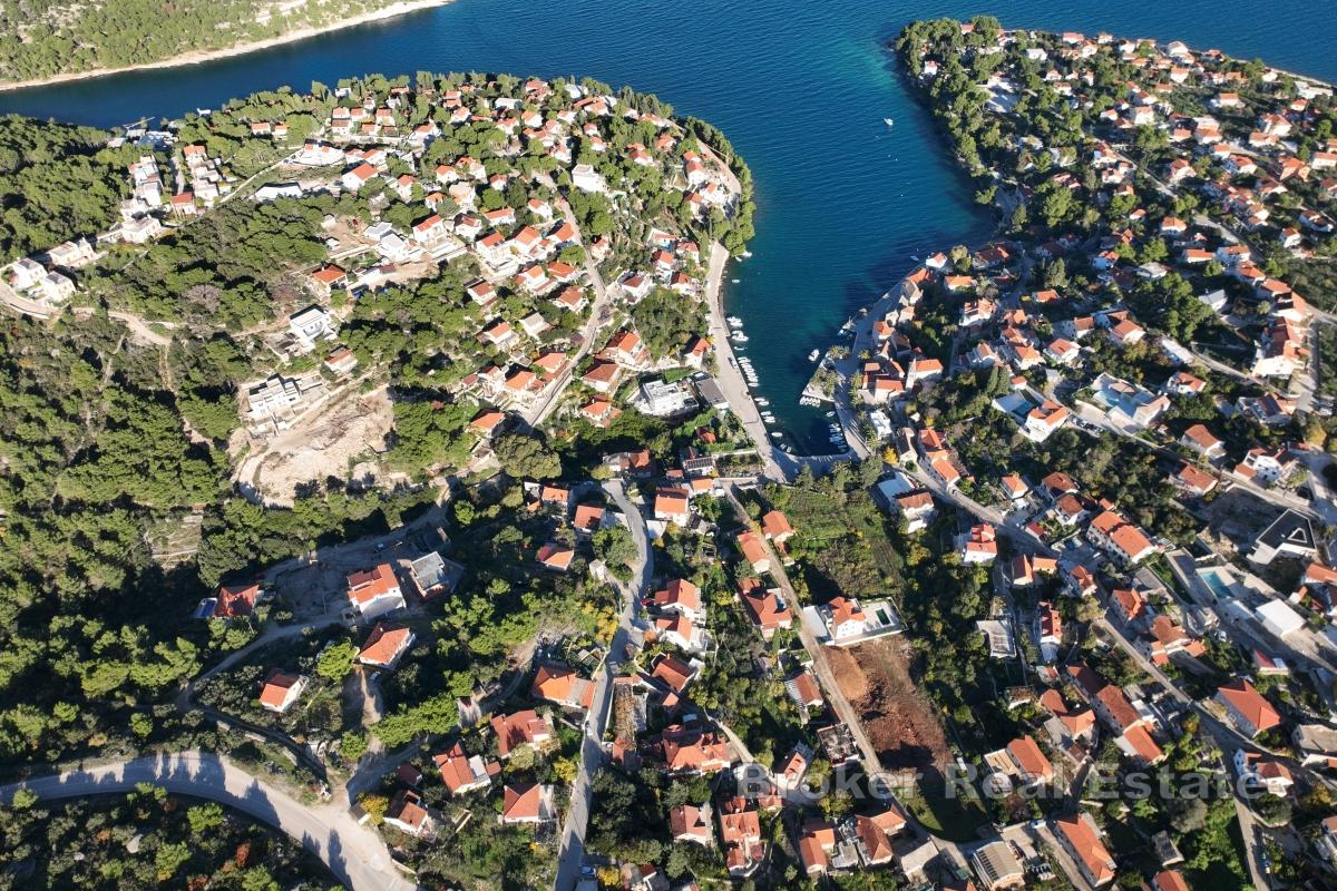 Tradycyjny kamienny dom w północnej części wyspy Brač