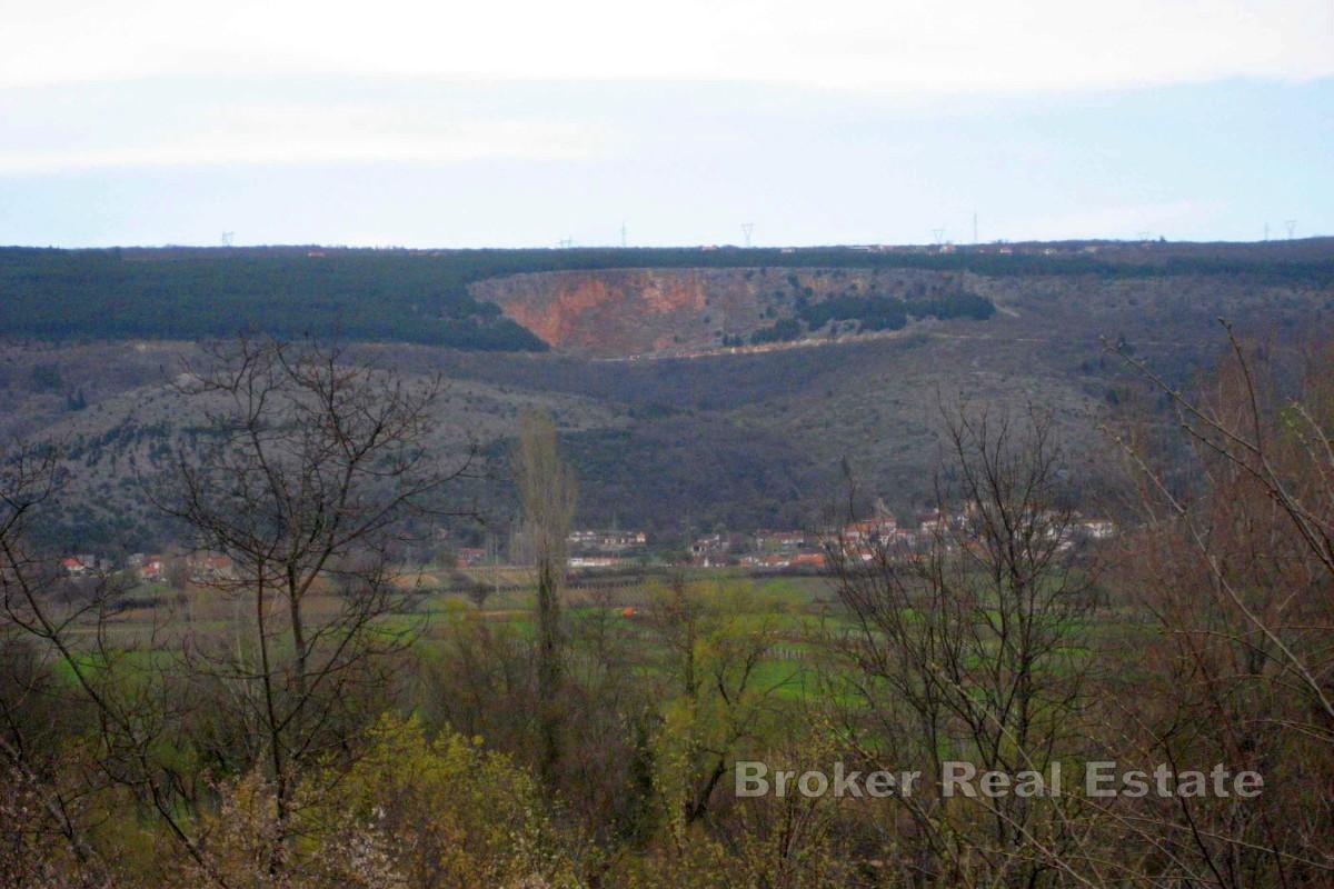 Terreno edificabile in un ambiente verde