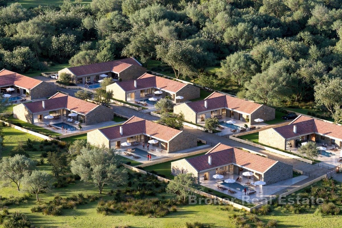 Několik stavebních pozemků s projekty vil