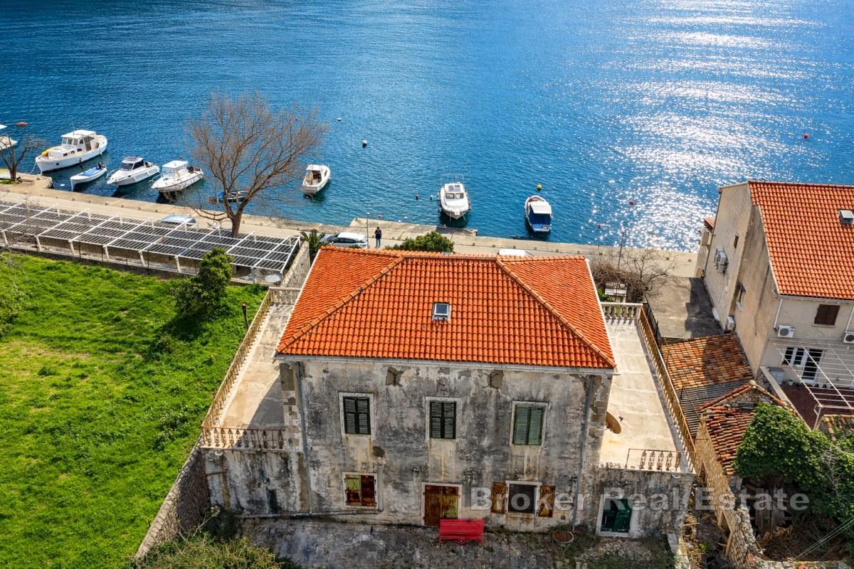 Propriété exclusive en bord de mer