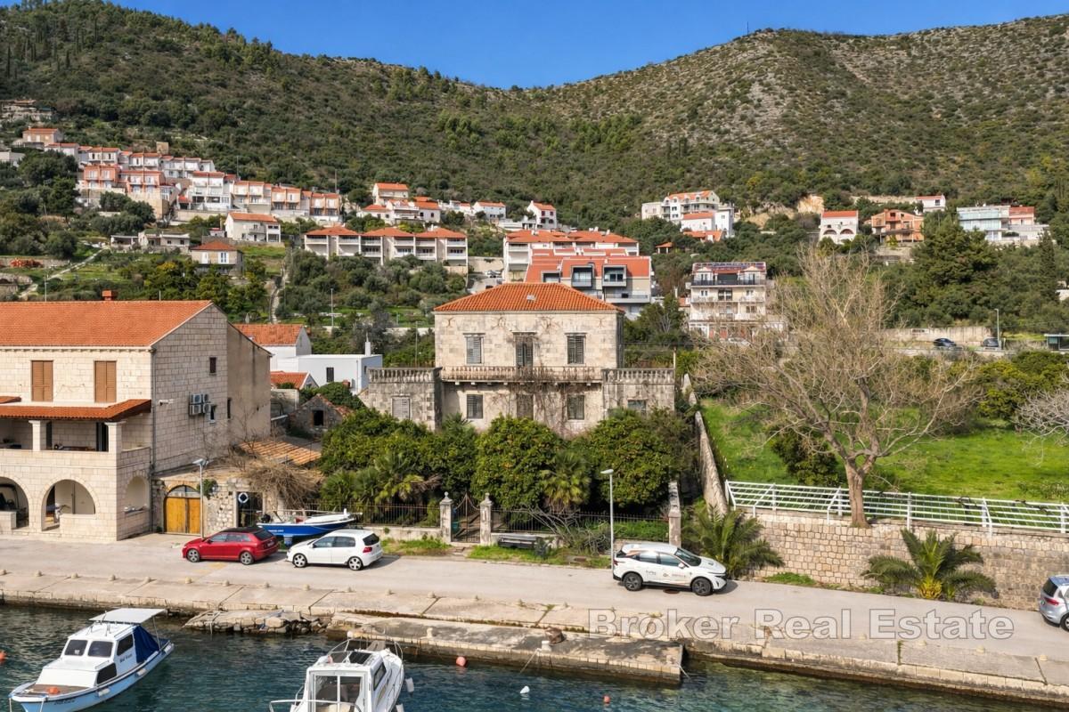 Propriété exclusive en bord de mer