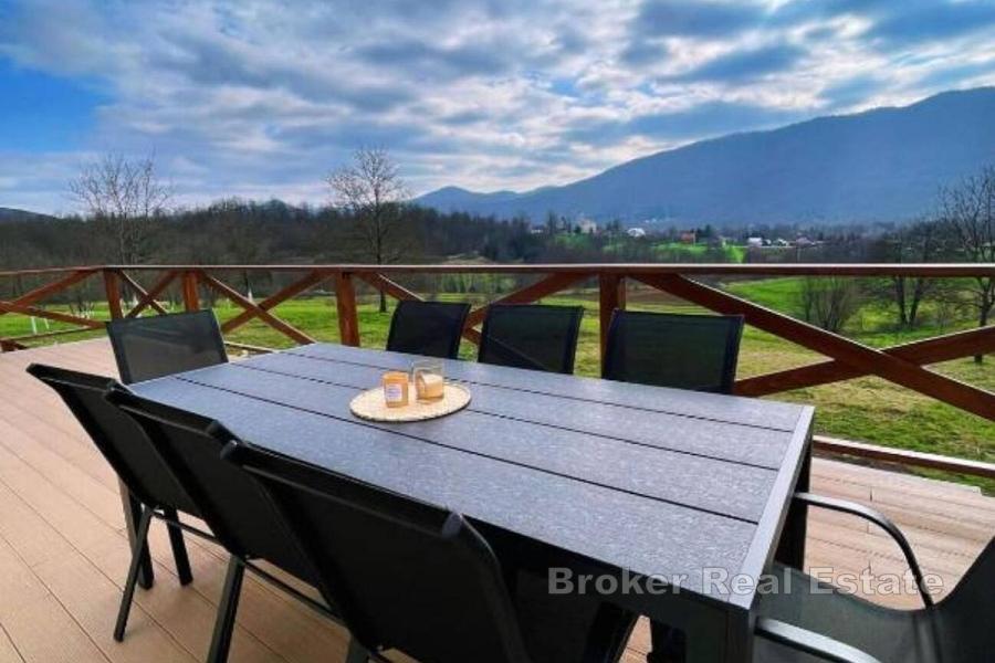 Magnifique maison de trois étages entourée d'une nature préservée