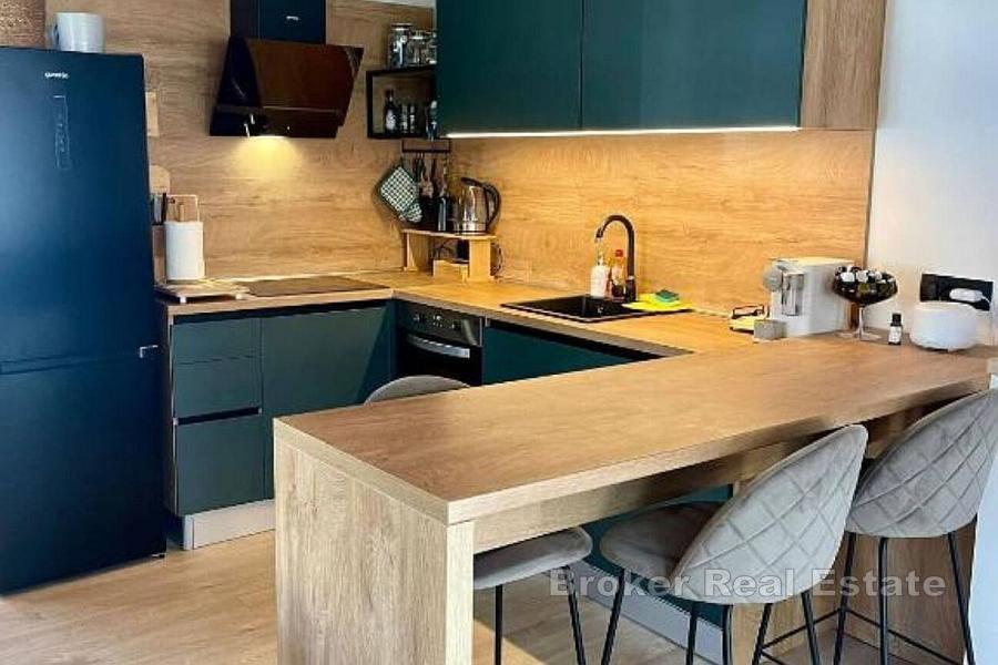 Magnifique maison de trois étages entourée d'une nature préservée