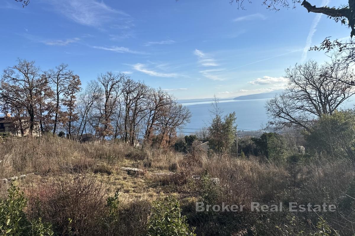 Stavební pozemek s výhledem na moře