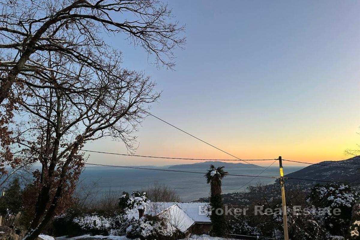 Stavební pozemek s výhledem na moře