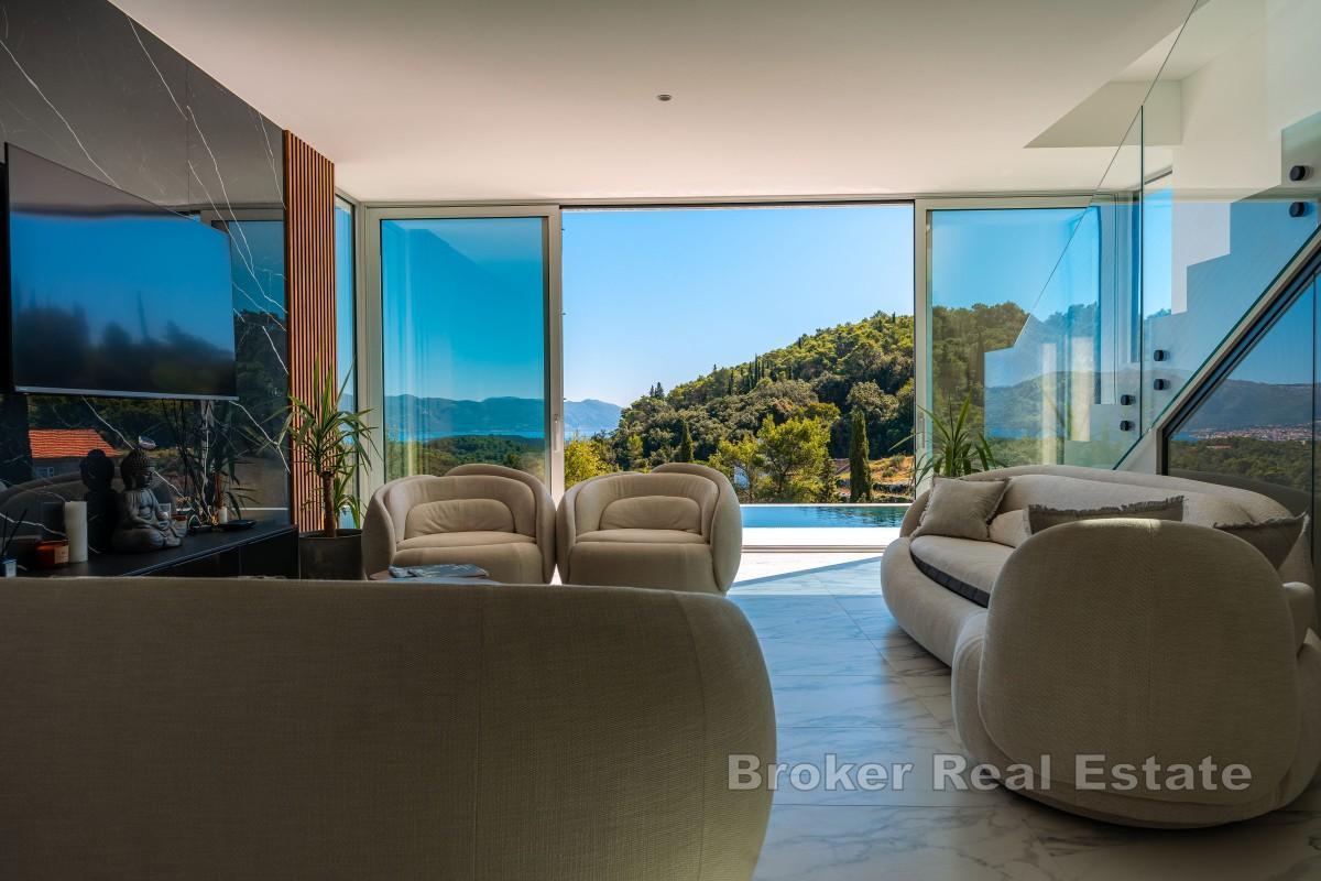 Moderne villa med basseng og panoramautsikt