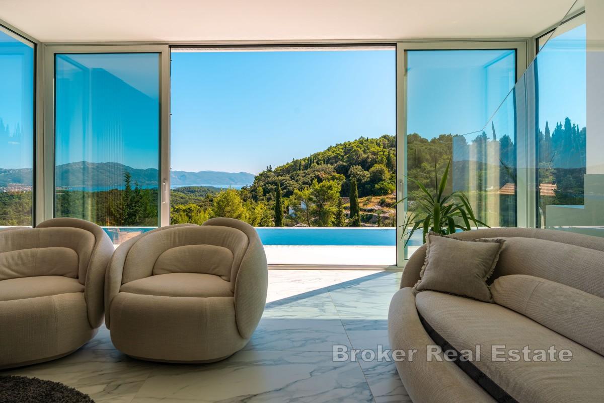 Moderne villa med basseng og panoramautsikt