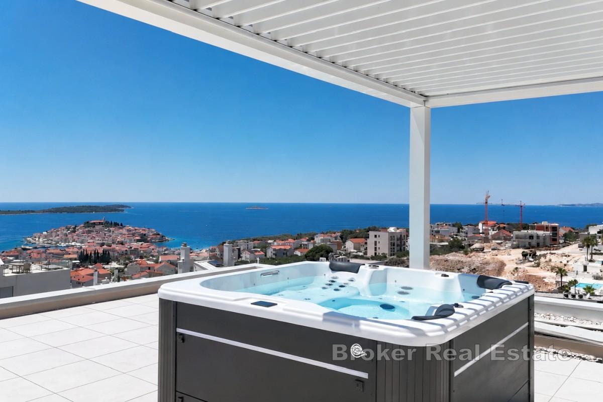 Penthouse v novostavbě s výhledem na moře