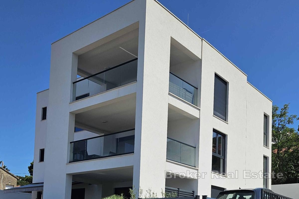 Trzypokojowy apartament z otwartym widokiem na morze